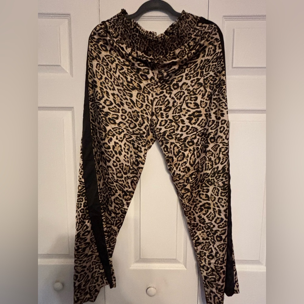 INC International Concepts Leopard Wide Leg Pants with Black Stripe - Picture 4 of 7